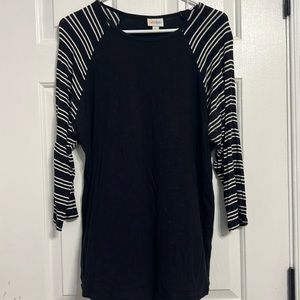 Lularoe | black and white baseball tee Randy